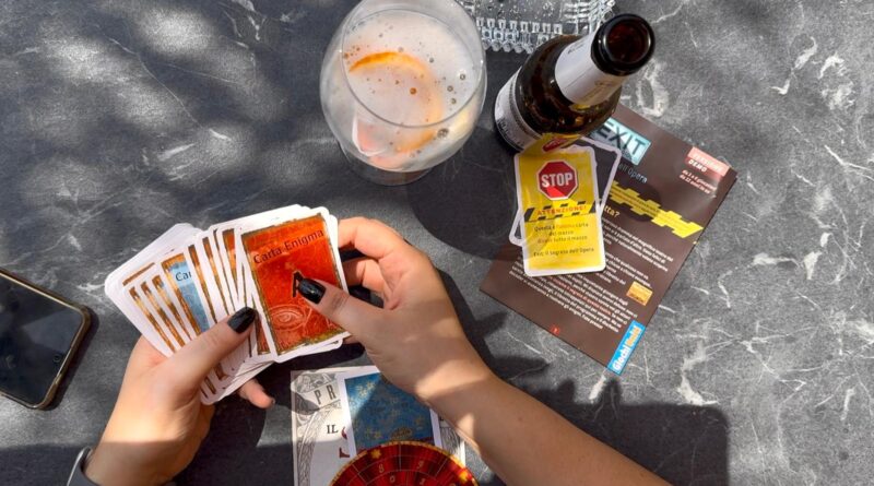 È l’estate dei giochi da tavolo: 10 titoli da portare sotto l’ombrellone